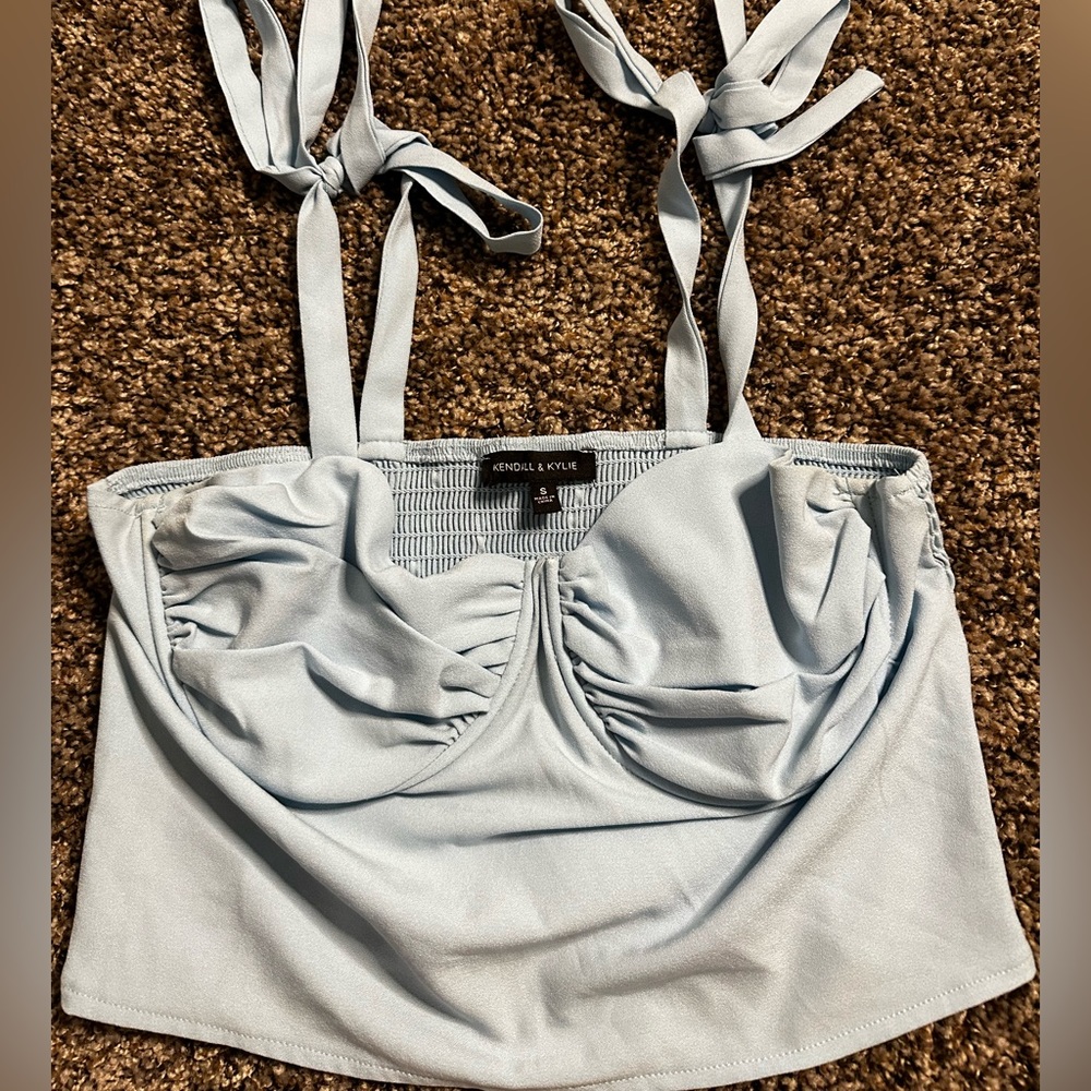 Small Kendall and Kylie, cute underwire top. This is perfect condition.